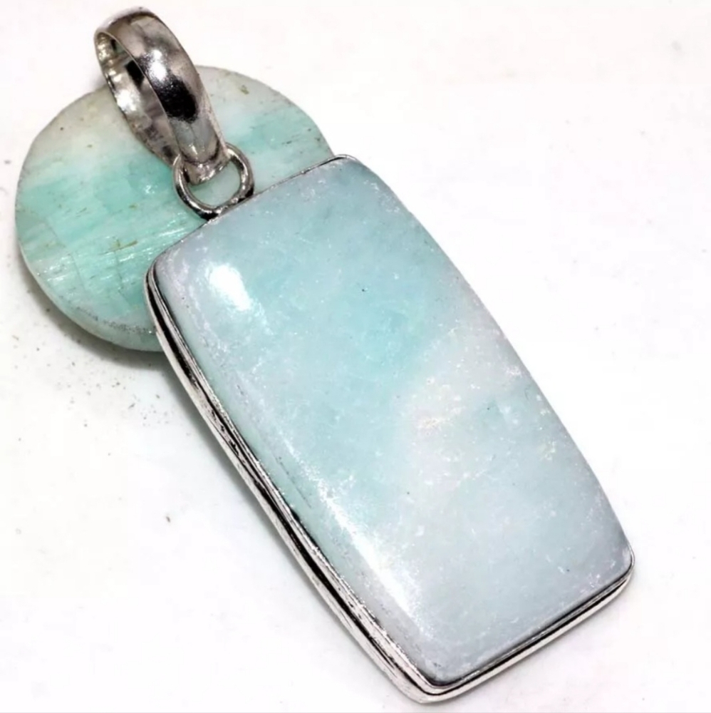 Hememorphite Pendant 💛